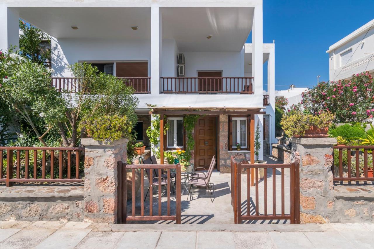 Kourita Garden Apartment With Sea View Near To The Port Of Milos Адамас Экстерьер фото